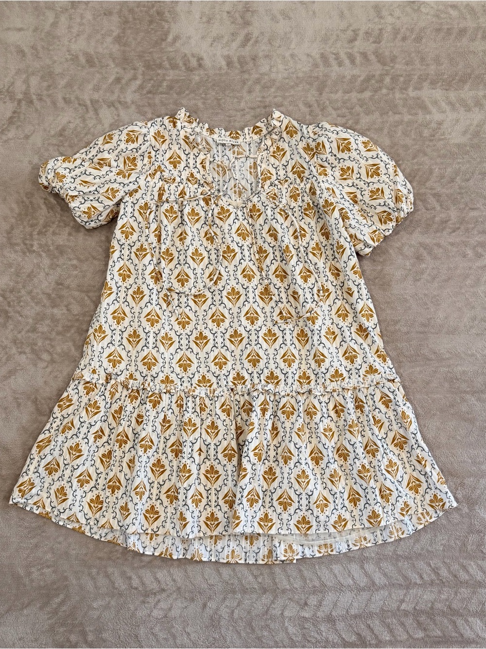 Moon River Mustard Yellow White Damask Print Tiered Short Sleeve Mini Dress Size